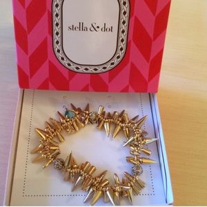 Stella & Dot Renegade Cluster bracelet
