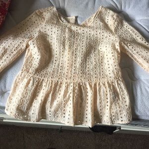 Quarter sleeve peplum top!