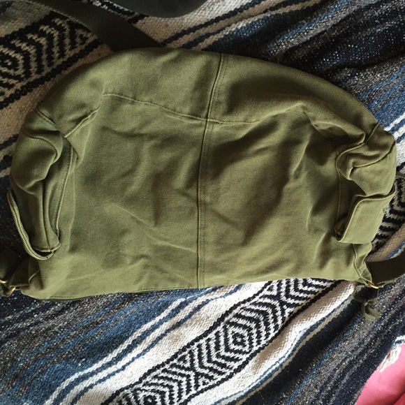 army green long strapped bag - Picture 4 of 4