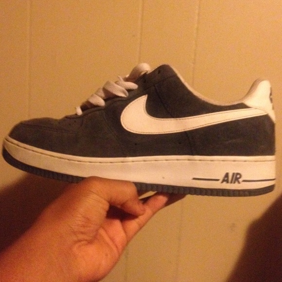 Blue Air Force 1's low