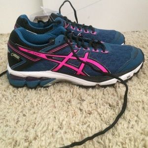 Mosaic blue and hot pink asics duo max