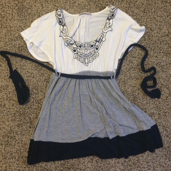Lace detailed top