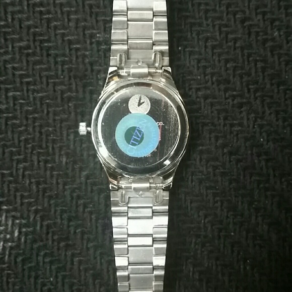 Watch - Picture 2 of 3