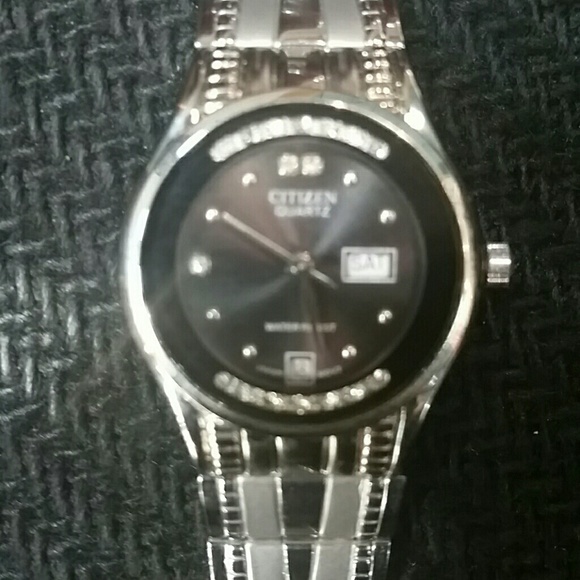 Watch - Picture 3 of 3