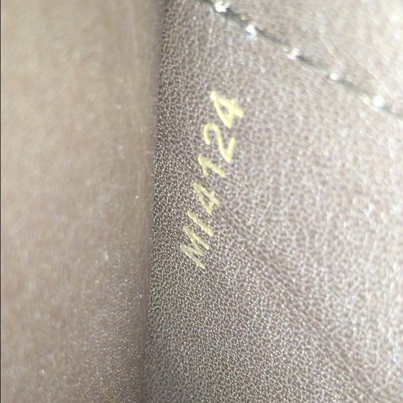 LV capucines taupe - Picture 4 of 4