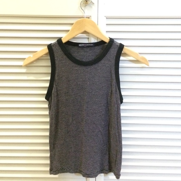 🚫SOLD!! black and grey stripped sleeveless shirt