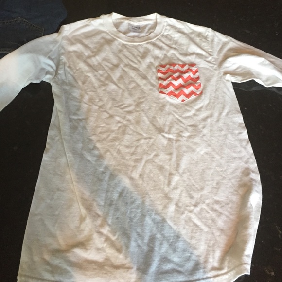 long sleeve pocket tee