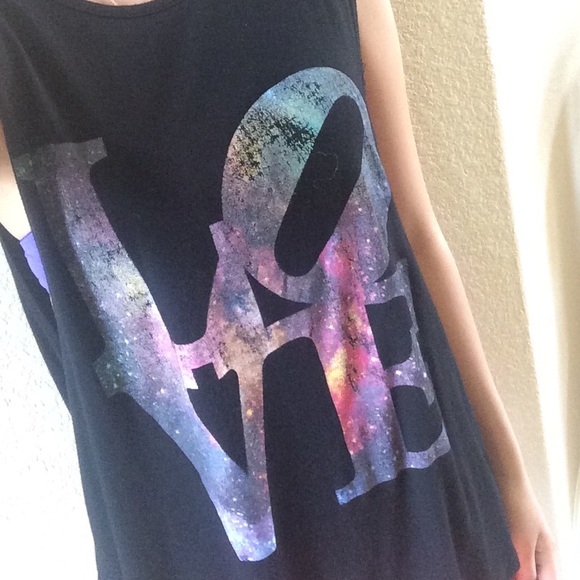 Forever 21 Love Tank - Picture 2 of 3