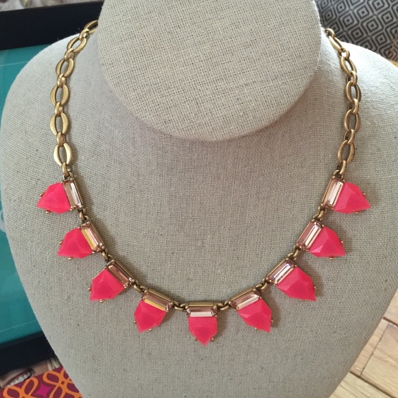 Stella & Dot Pink eye candy necklace