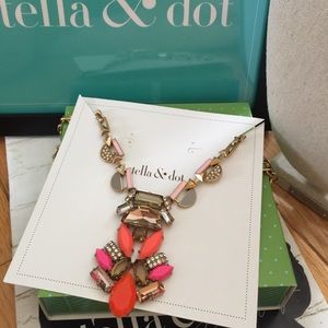 Stella & Dot Pop Geo necklace