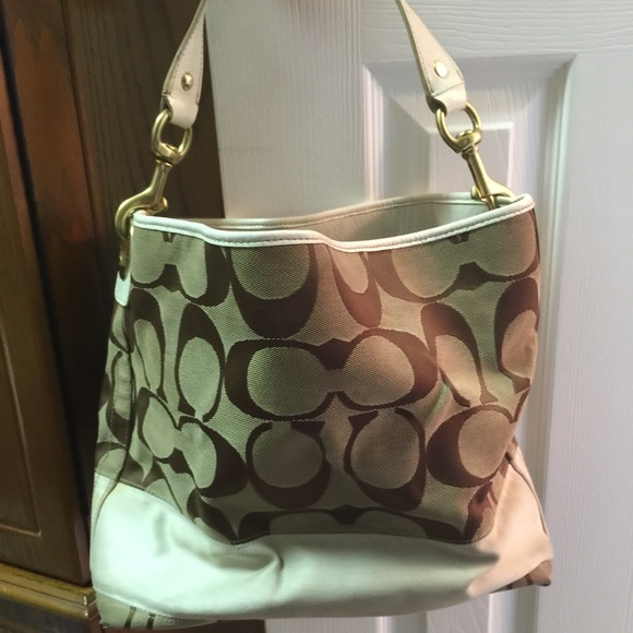 Coach Purse--GREAT CONDITION AND AUTHENTIC