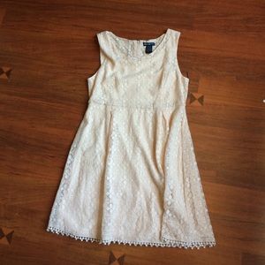 Cream Lace Sleeveless Dress