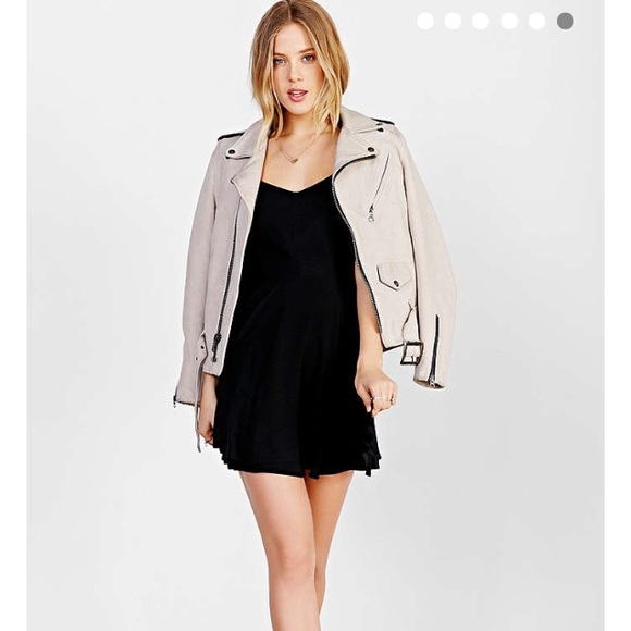 Black Daisy Chain Dress - Picture 3 of 4