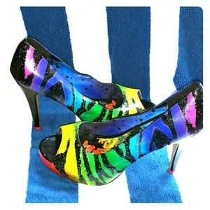 ❎ SOLD ❎Iron fist neon high pumps