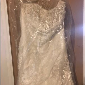David's Bridal YP3344 size 16 ivory!