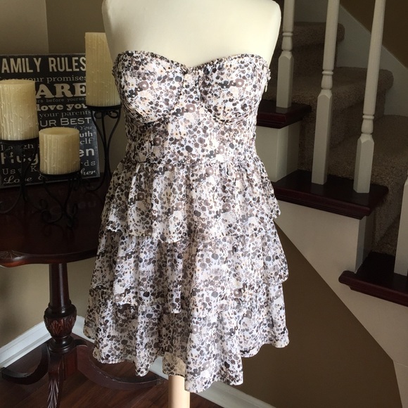 Guess Dresses & Skirts - Guess strapless Dress!