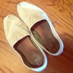 Natural Toms! Very worn.