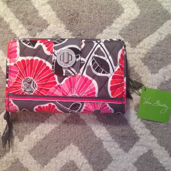 Vera Bradley Clutches & Wallets - Brand new Vera Bradley wallet!