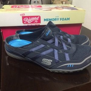 Skechers memory foam👣