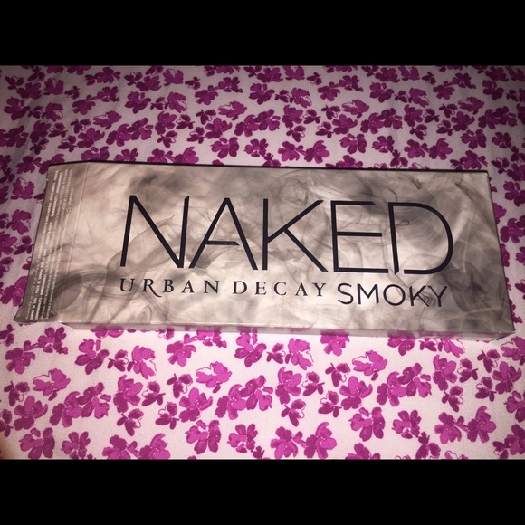 NEW EDITION NAKED PALLETT SMOKEY