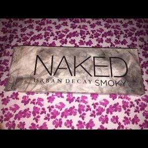 NEW EDITION NAKED PALLETT SMOKEY