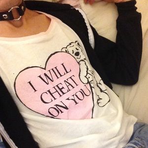 Unif Cheater Cropped Raglan Tee