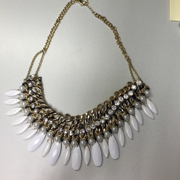 EXPRESS Statement necklace