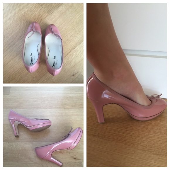 pink shoes