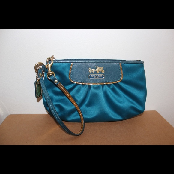 Coach Wristlet Blue Satin 💙