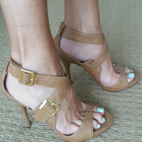 Michael Antonio Pumps - Picture 1 of 4