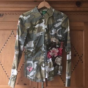 3J Workshop Camo-Rose button down
