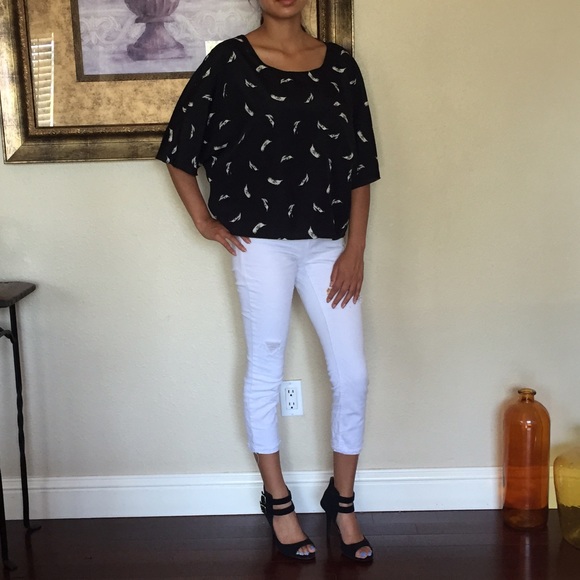 Feather black top