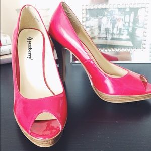 Red patten leather peep toe heels