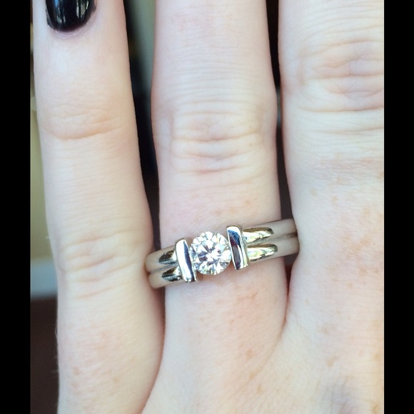 💎💎1/2 Carat Diamond Diamond Engagement Ring💎💎 - Picture 1 of 3