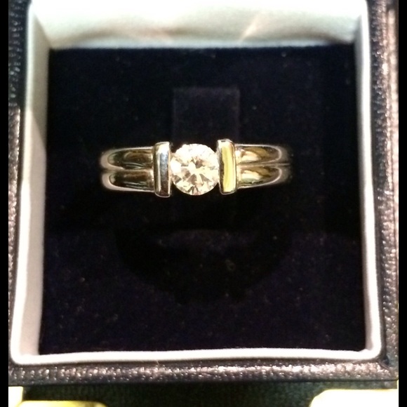 💎💎1/2 Carat Diamond Diamond Engagement Ring💎💎 - Picture 3 of 3