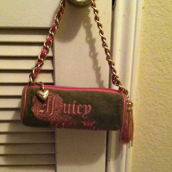 🎤HOLDING Juicy Couture Barrel Bag