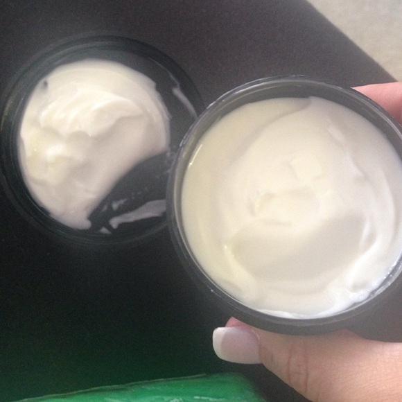 Lush bundle ❤️❤️ - Picture 3 of 4