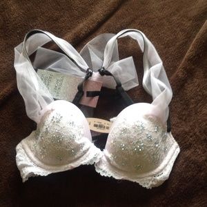 34B Victoria's Secret bra 25$ bundled