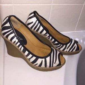 Wedge zebra print shoes