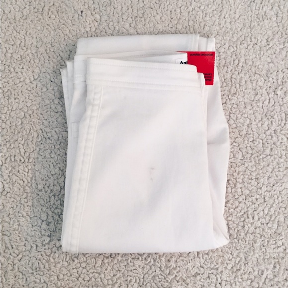 White easy jeans