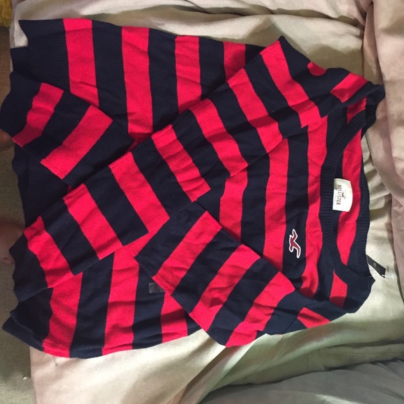 Hollister sweater