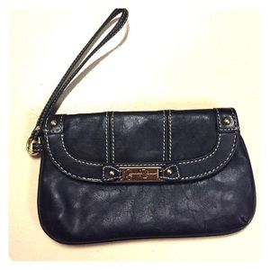 Black Jessica Simpson wristlet