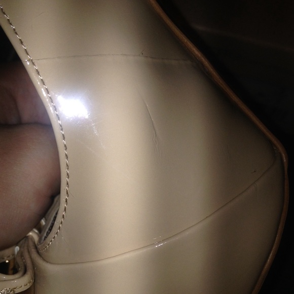 🎉Host Pick🎉BCBGeneration BG-ANGELO size 10M - Picture 2 of 4