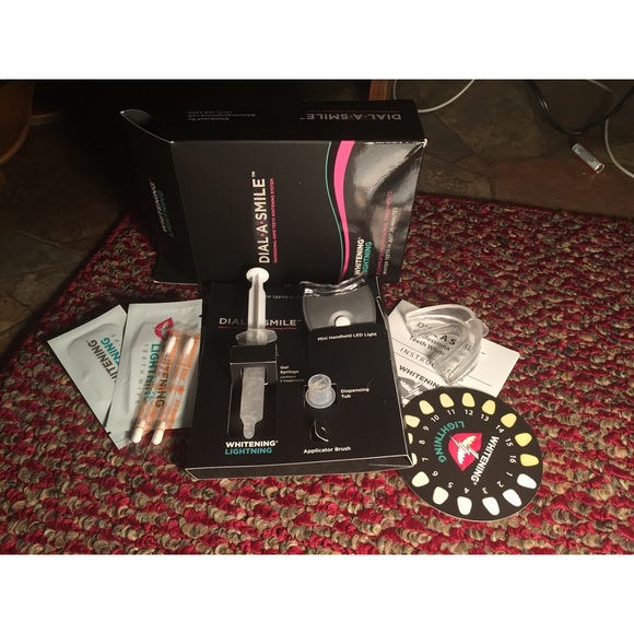 DIAL•A•SMILE teeth whitening kit - Picture 2 of 4