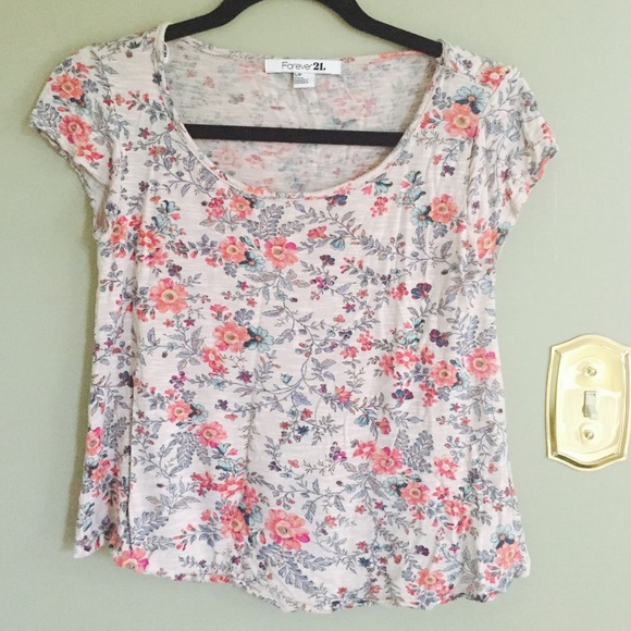 Forever 21 Printed Floral top