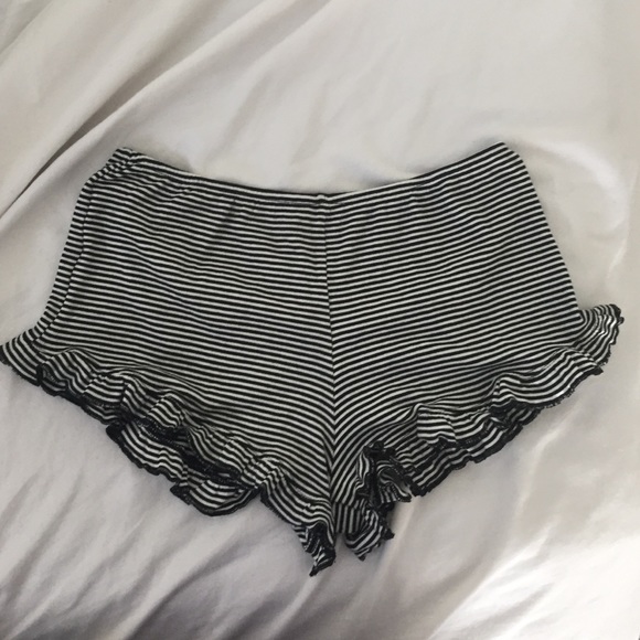 Brandy Melville Vodi shorts