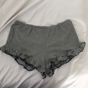 Brandy Melville Vodi shorts