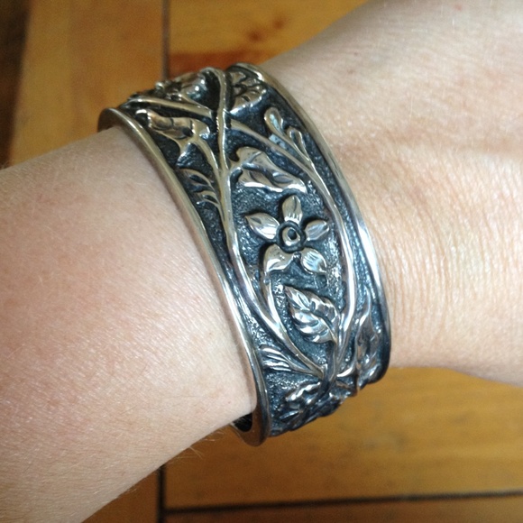 ❌sold❌🌺HP!🌺 Silpada Cuff Bracelet - Picture 4 of 4