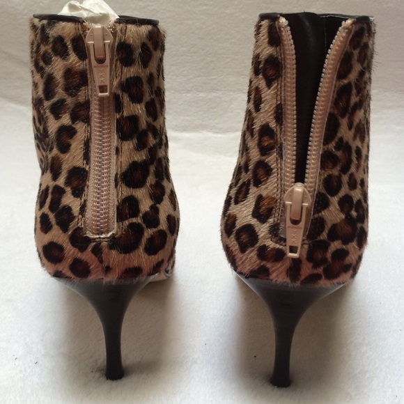 Vaneli leopard furry ankle boot - Picture 2 of 4