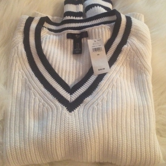 NWT Black and white preppy sweater